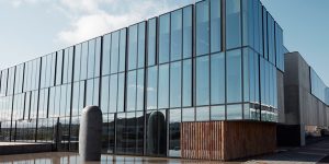 Alvotech hátæknisetur